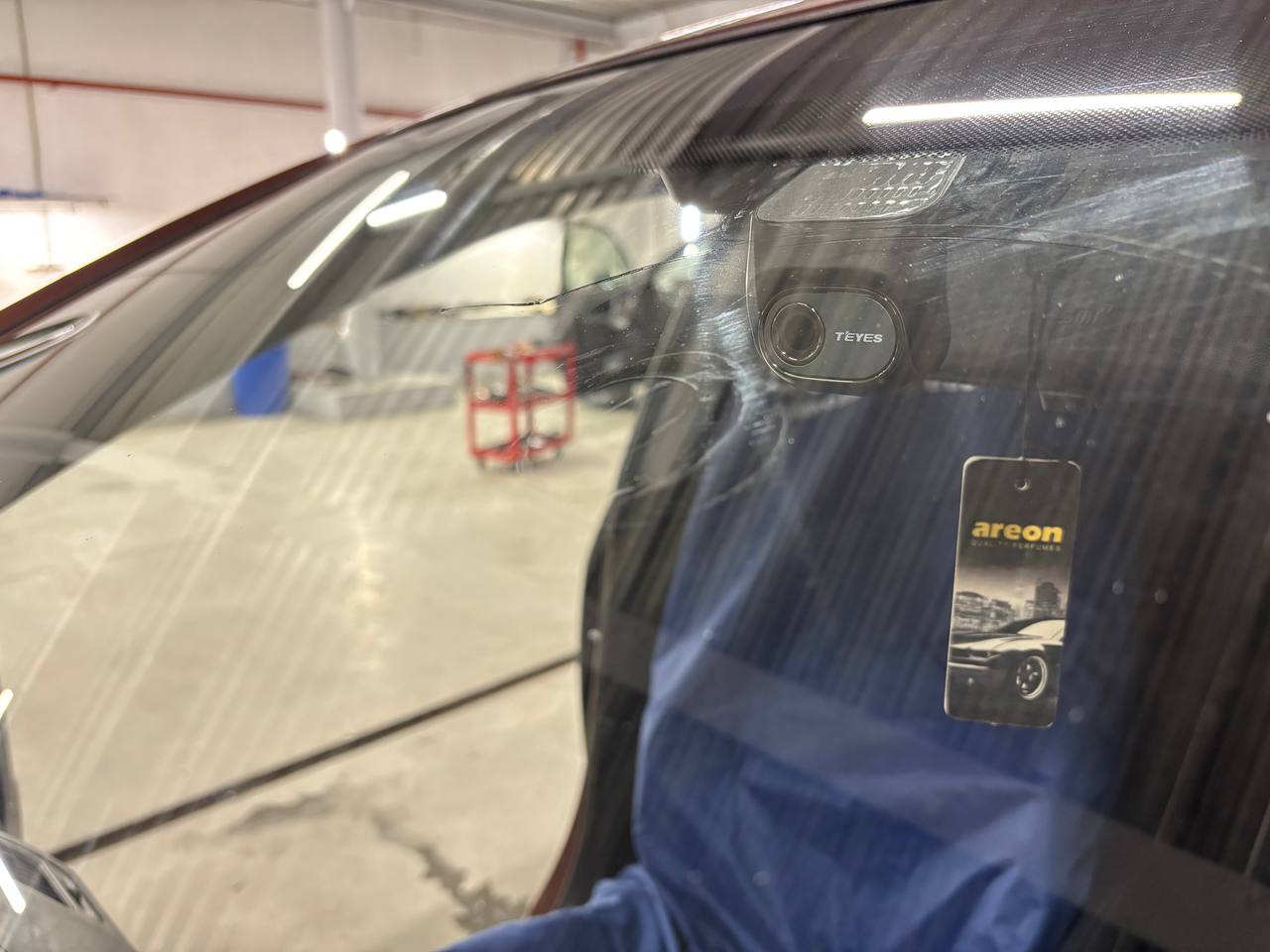 Видеорегистратор, установленный в Hyundai ix35.