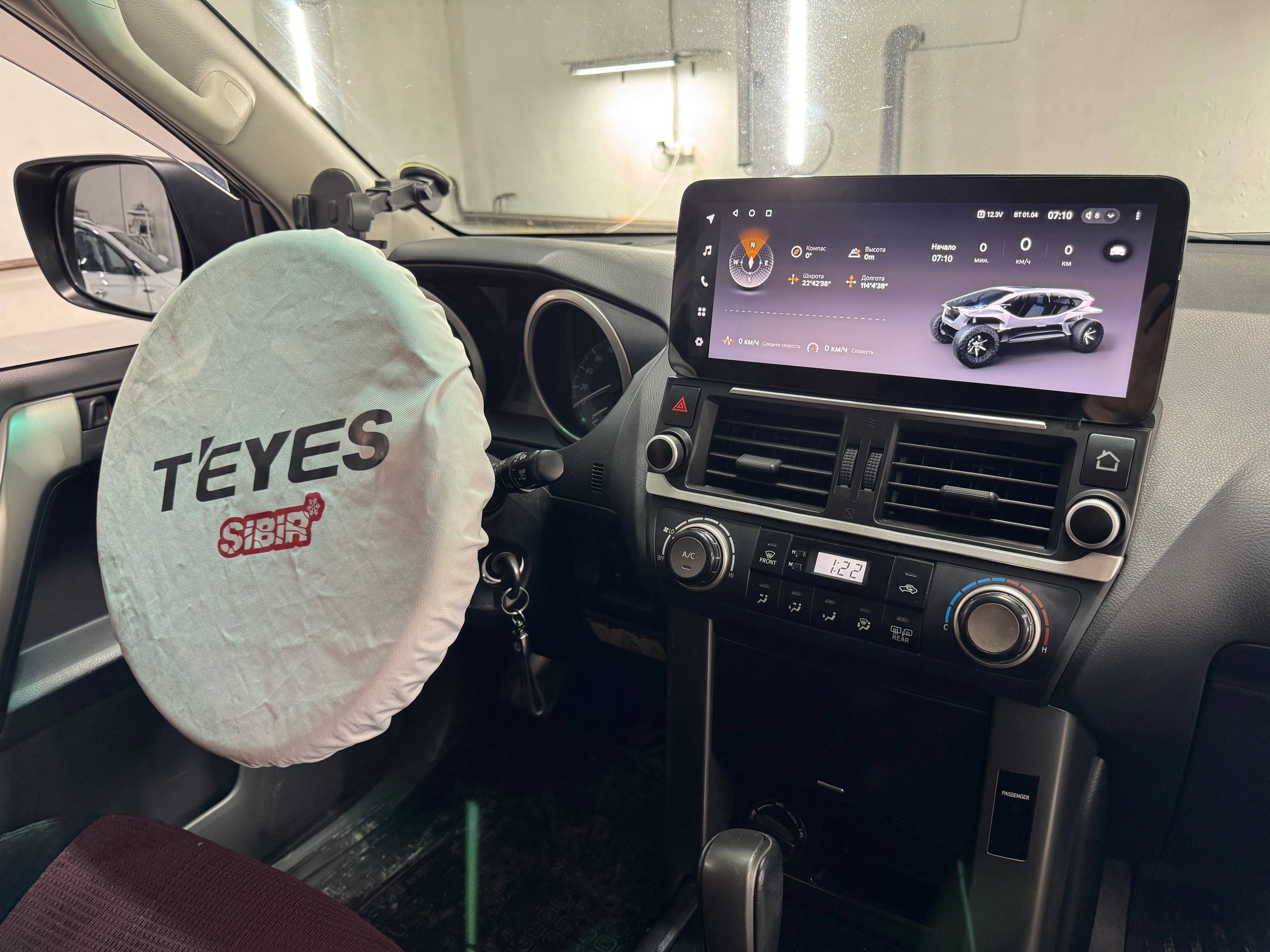 TEYES LUX ONE после выполнения работ в Toyota Land Cruiser Prado 150.