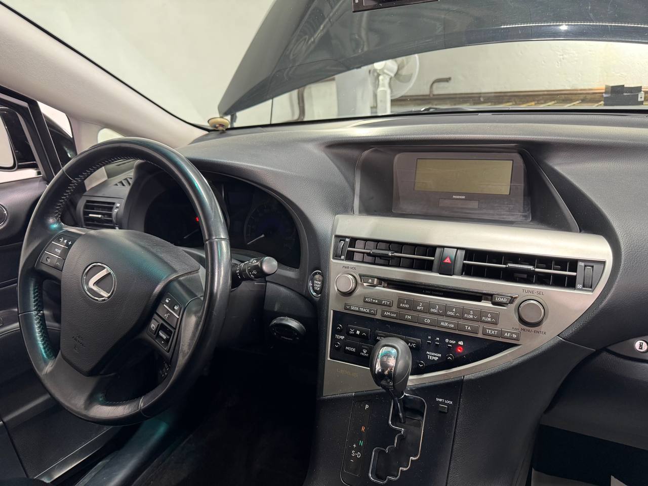 Центральная панель Lexus RX350 до выполнения работ.