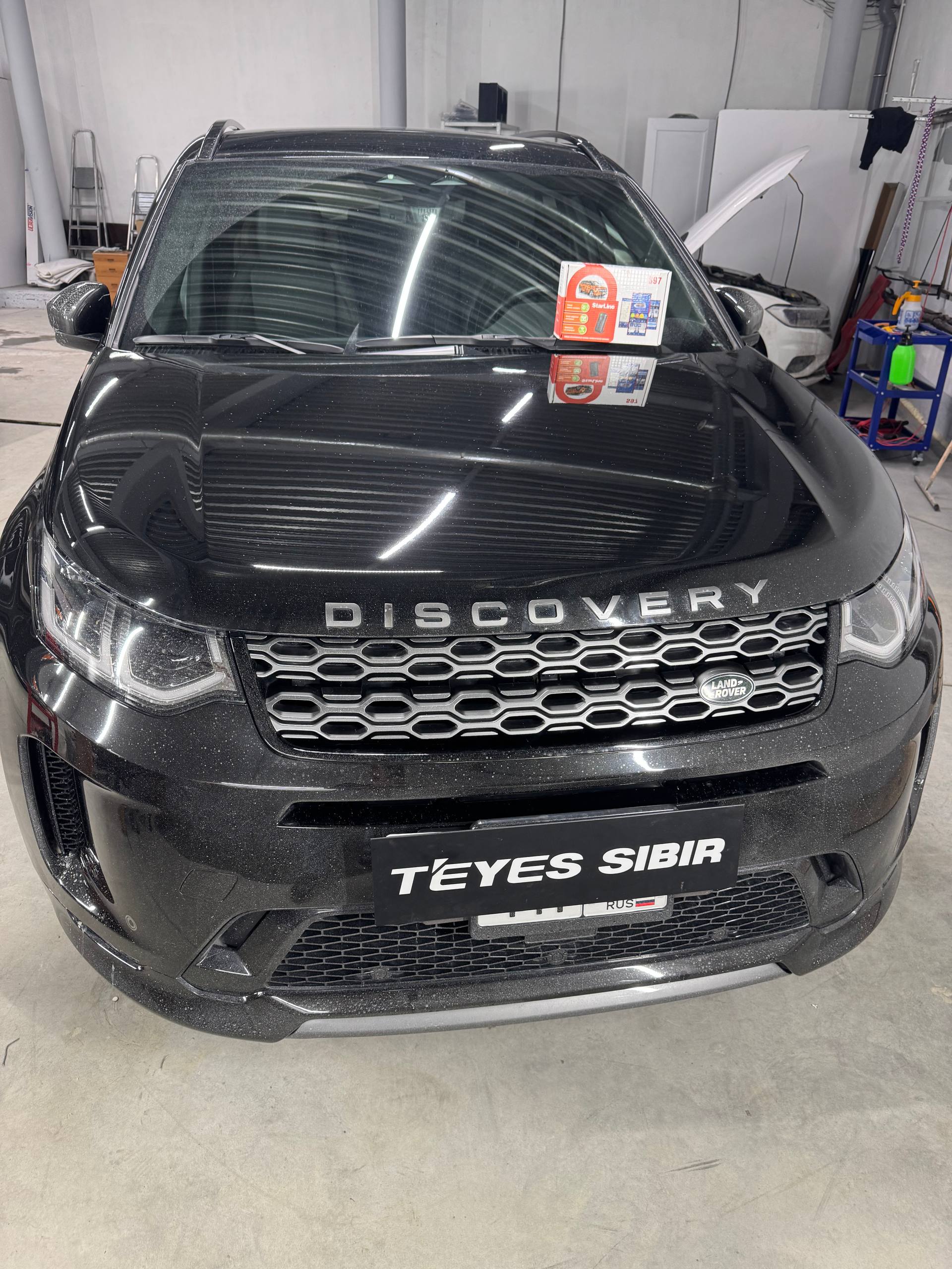 Land Rover Discovery Sport L550, на котором выполнена работа TEYES Sibir.