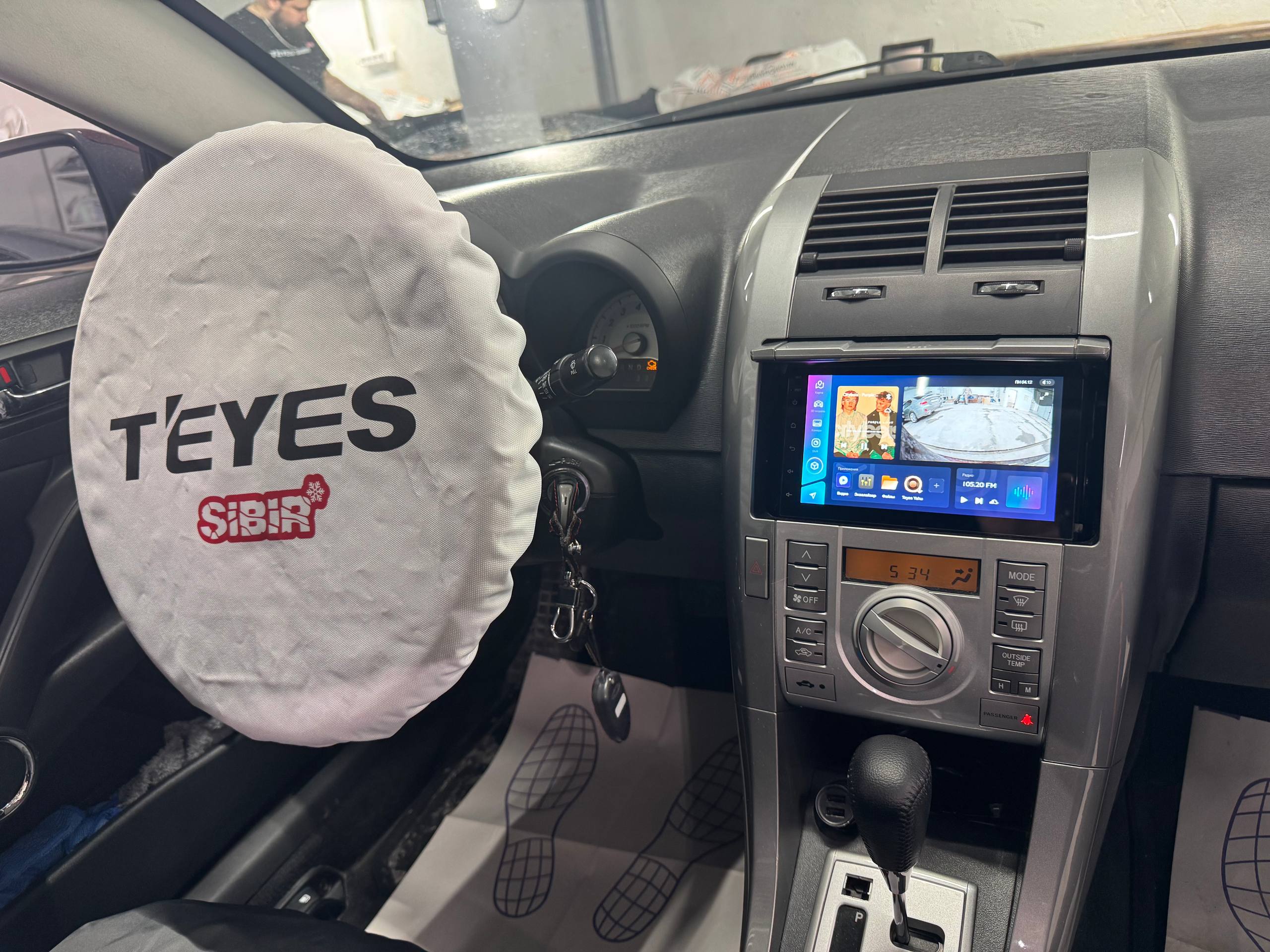 TEYES CC3 после установки: интерфейс и изображение с камеры.