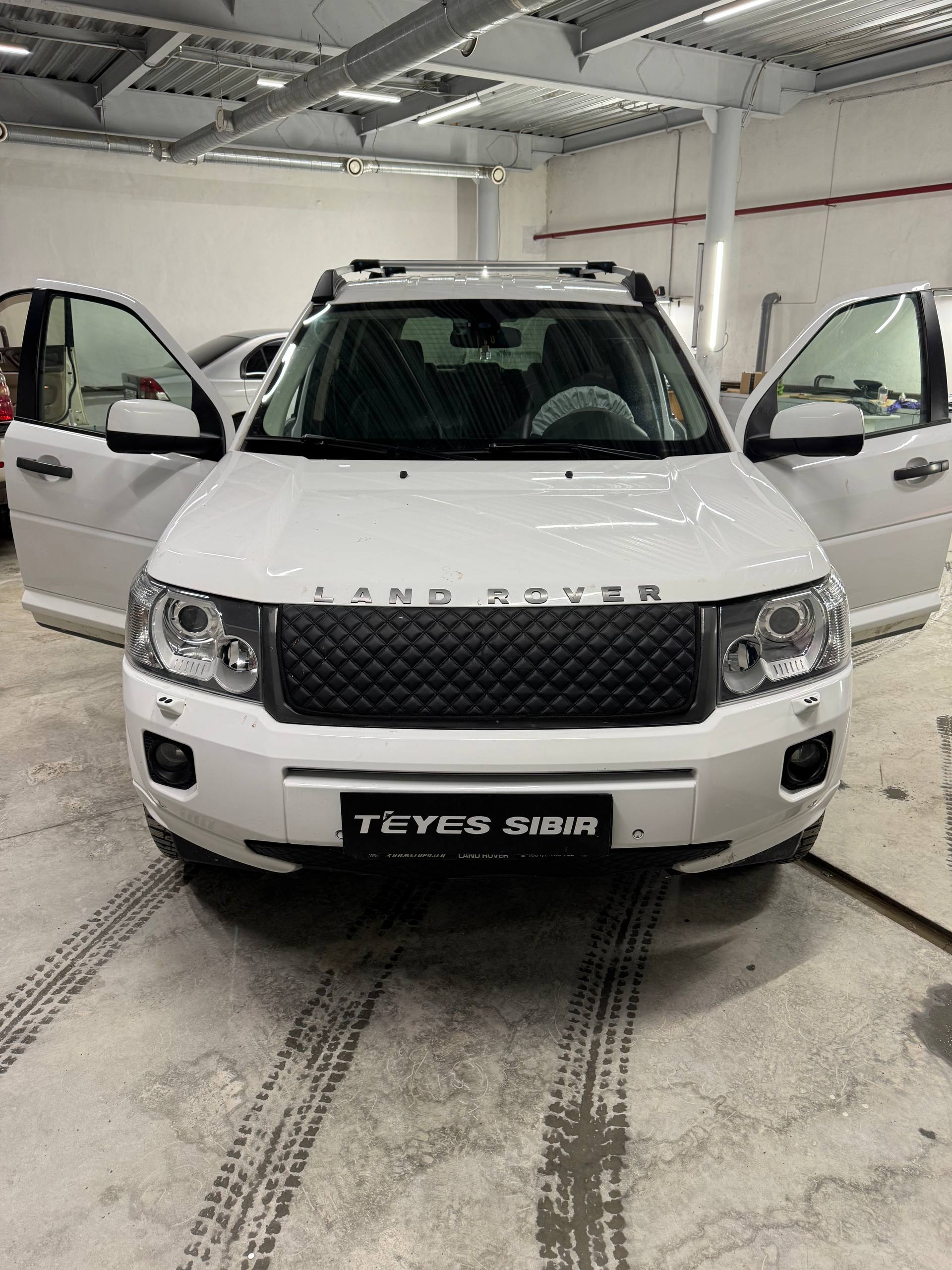 Land Rover Freelander 2 в установочном центре.