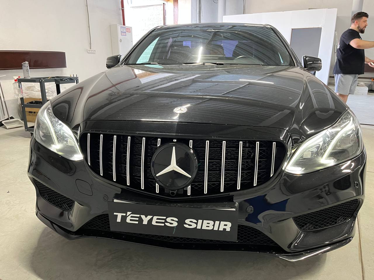 Mercedes E350: в установочном центре — Teyes LUX ONE, TEYES Sibir, Новосибирск