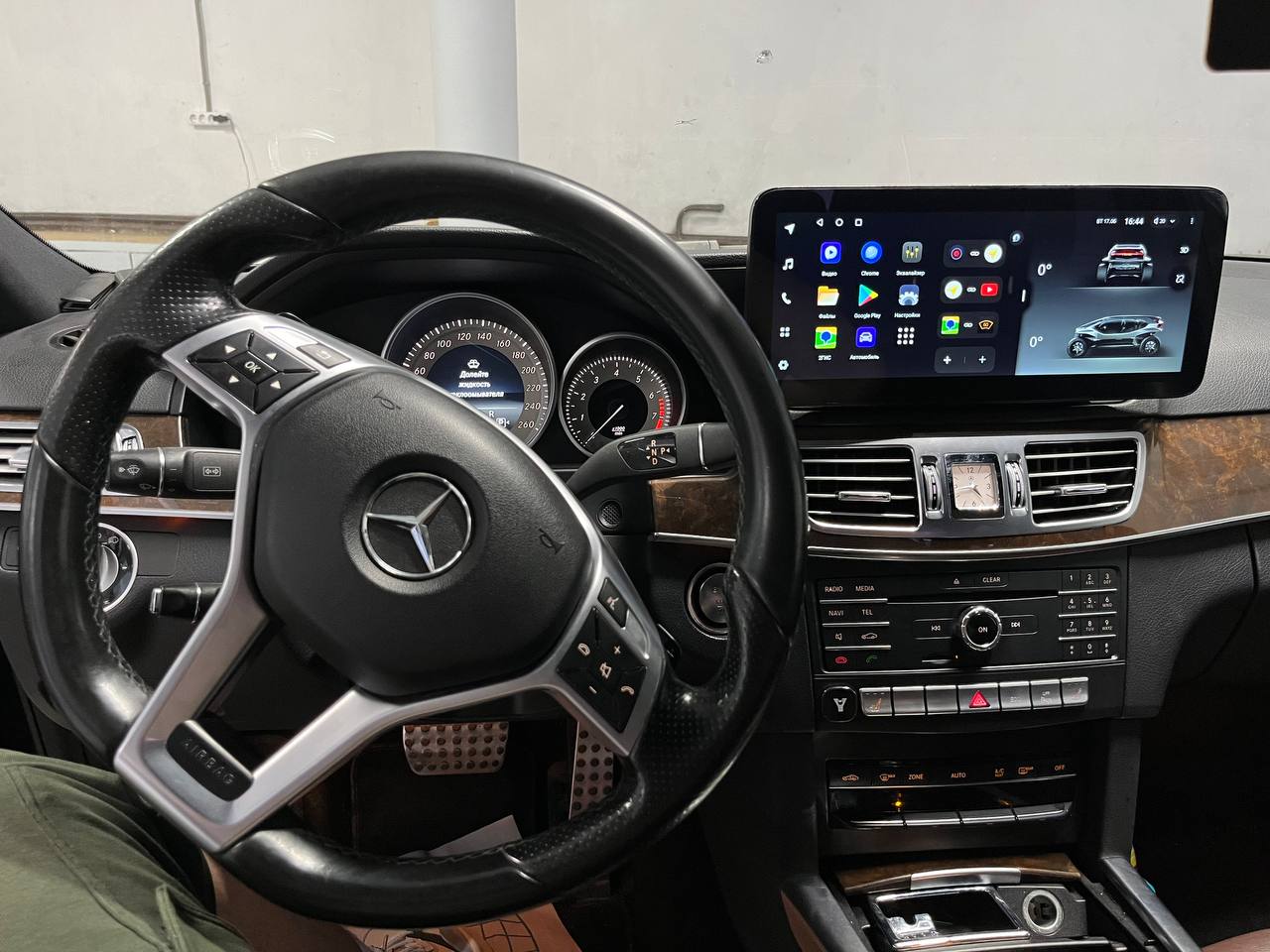 Мультимедиа TEYES LUX ONE после установки в Mercedes E350 — TEYES Sibir, Новосибирск