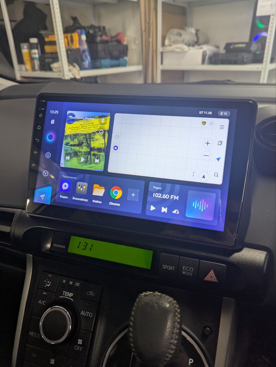 Интерфейс установленного оборудования в Toyota Wish