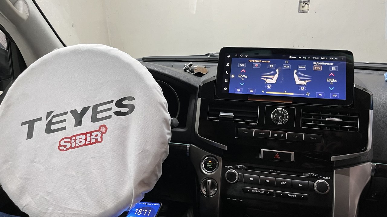 Сохранение доступных штатных функций при установке мультимедиа TEYES в Toyota Land Cruiser 200