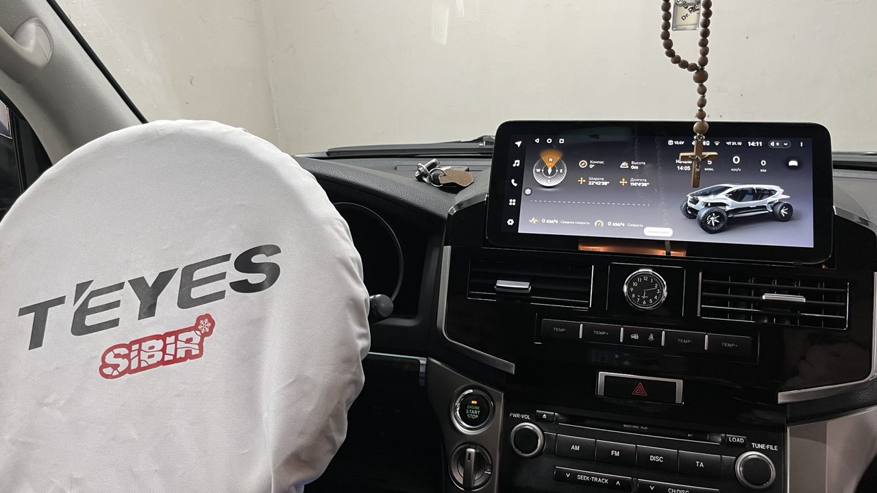Установка мультимедиа TEYES LUX ONE в Toyota Land Cruiser 200