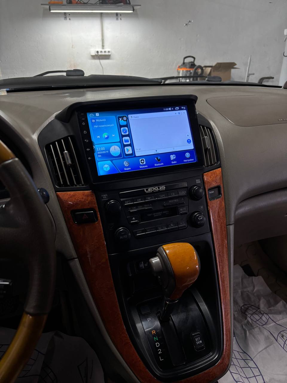 установка мультимедиа TEYES на Lexus RX300