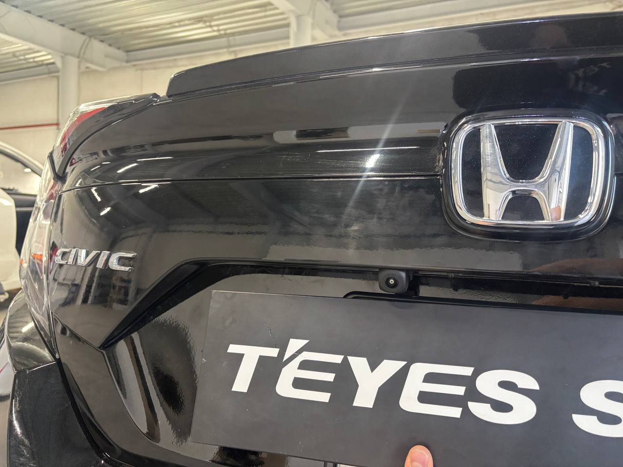 Honda Civic: установленное оборудование — Teyes CC3 2K, TEYES Sibir, Новосибирск
