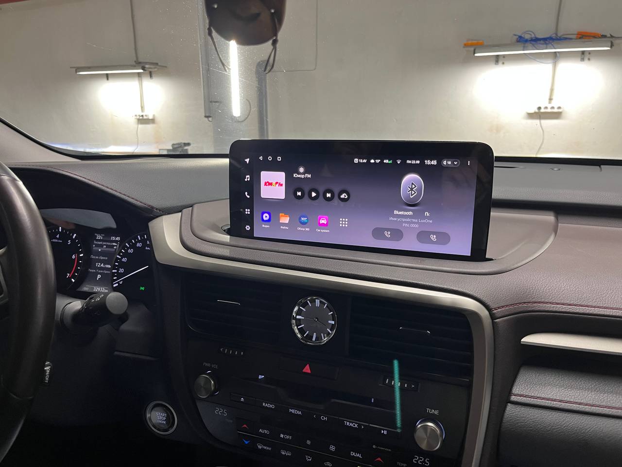 установка мультимедиа TEYES LUX ONE на Lexus RX300