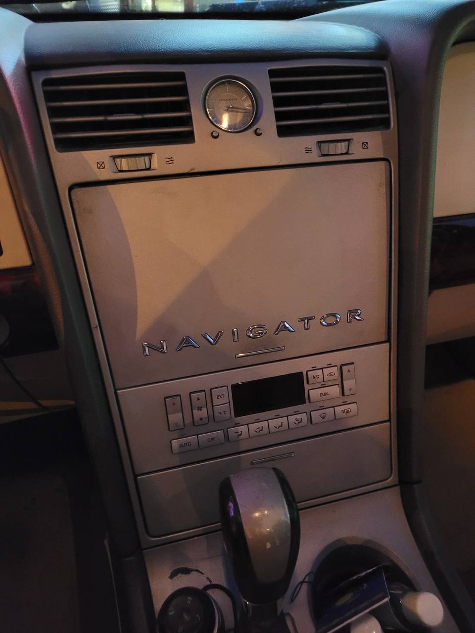 Lincoln Navigator - (2002) до работы: установка teyes cc3 2k в TEYES Sibir