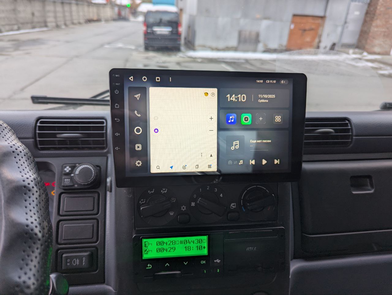 Интерфейс установленного оборудования в Mitsubishi Fuso Canter